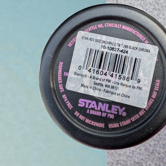 Stanley Black Chroma RARE Quencher H2.0 FlowState Tumbler - 30 oz - Picture 4 of 8